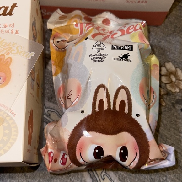 POP MART LABUBU ‘BABA’ - Picture 5 of 7